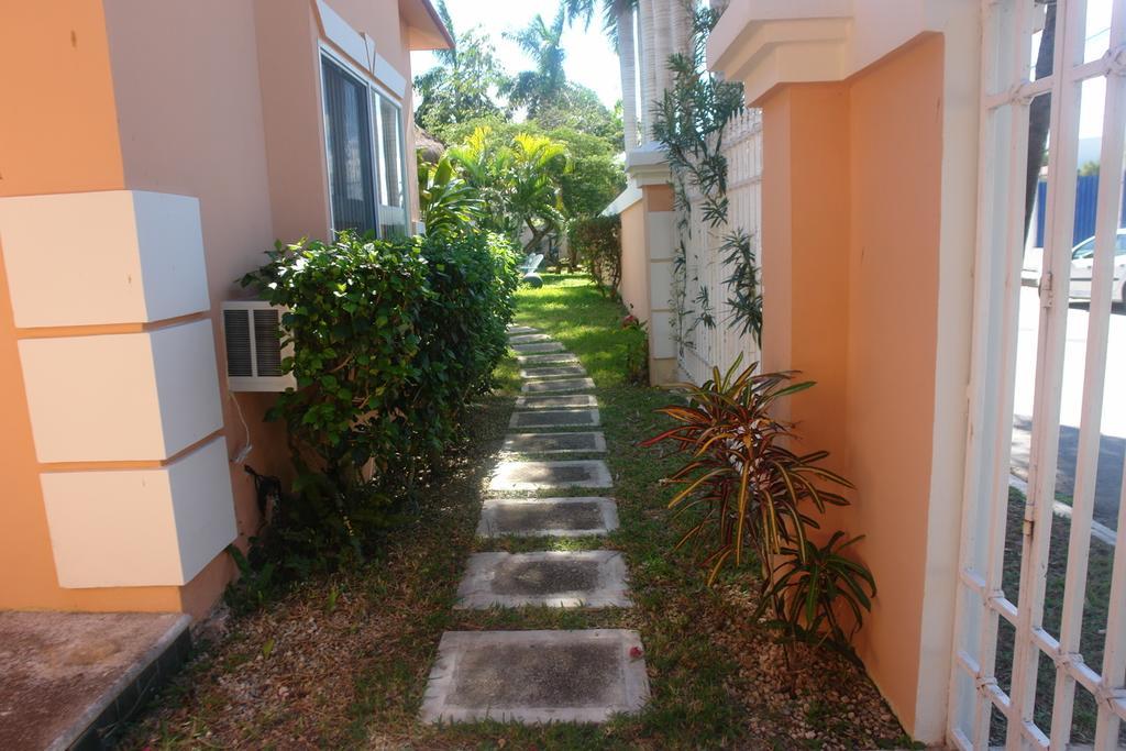 Residencia Los Encantos Cancún Exterior foto